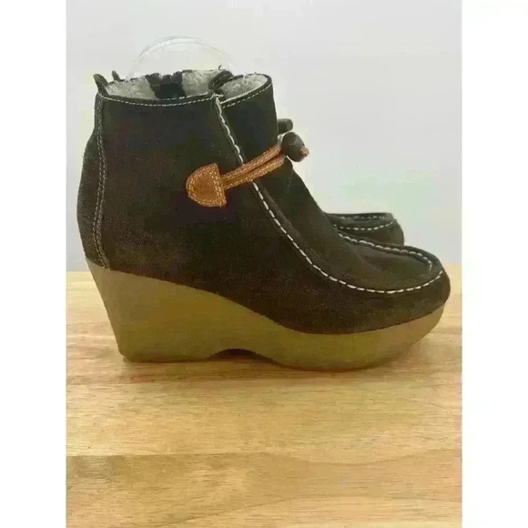 Tommy Girl Brown Suede Wedge Ankle Boots Sherpa Lined Women's Sz 7 Stylish - Picture 10 of 12